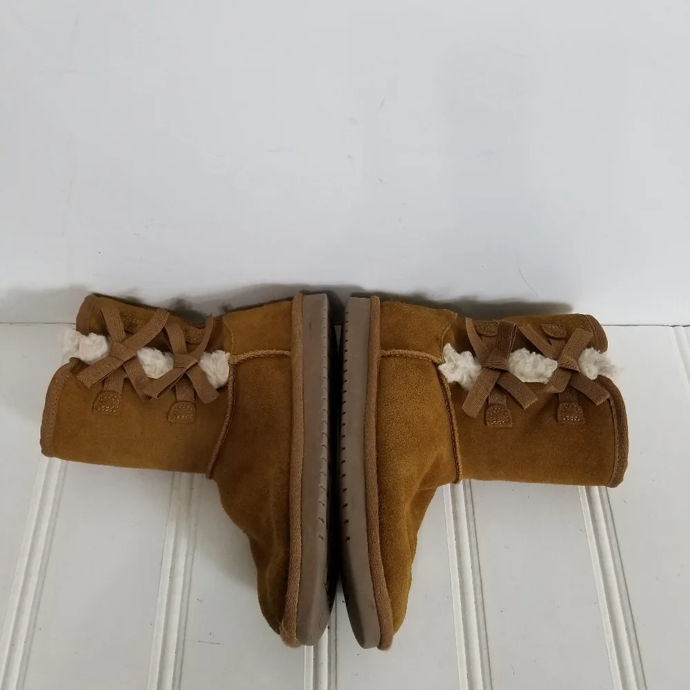 Koolaburra UGG Victoria Short Boots Girls 4 Bow Suede Faux Fur Chestnut Brown